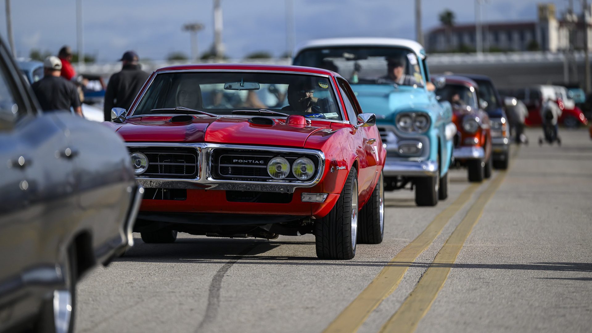 Show cars at the Daytona Turkey Run®